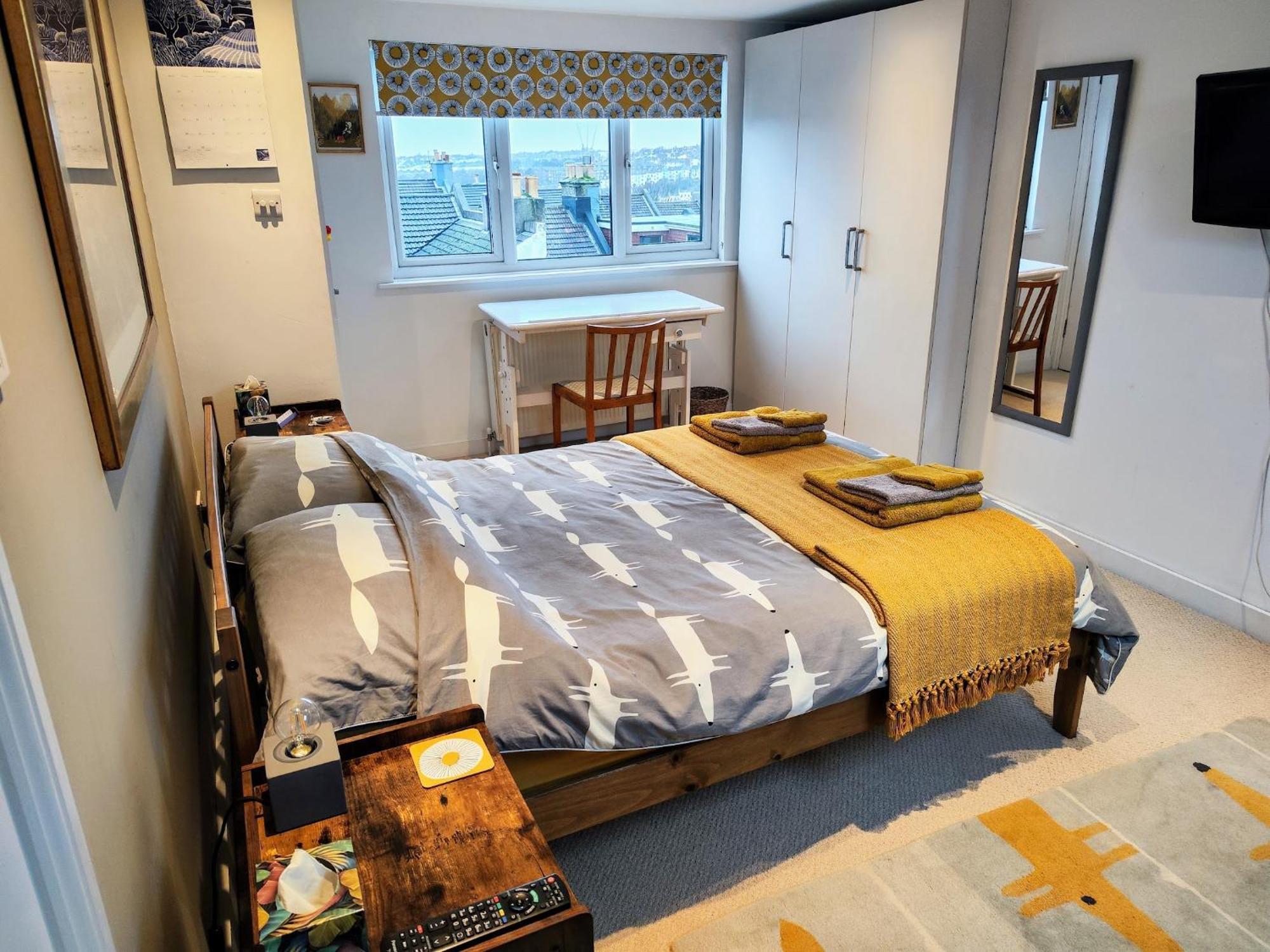 Large Light Loft Room - En Suite Hove Esterno foto